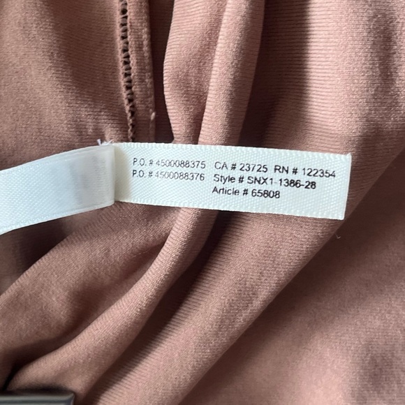 Babaton stretchy bodycon mini skirt - Picture 4 of 4